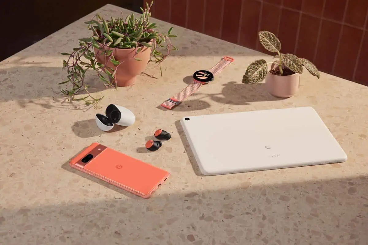 Pixel 7a Coral Lifestyle, liels