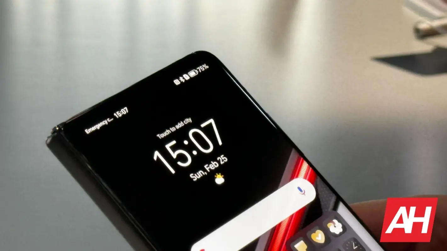 AH Porsche Design HONOR Magic V2 RSR attēls 2