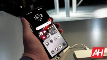 AH Porsche Design HONOR Magic V2 RSR attēls 6