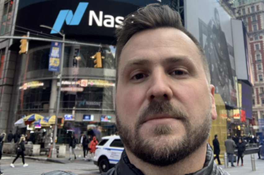 Dienas tirdzniecības penny akcijas pret Forex: Zaka Vestfala ieskats stratēģijās un tirgus atšķirībās