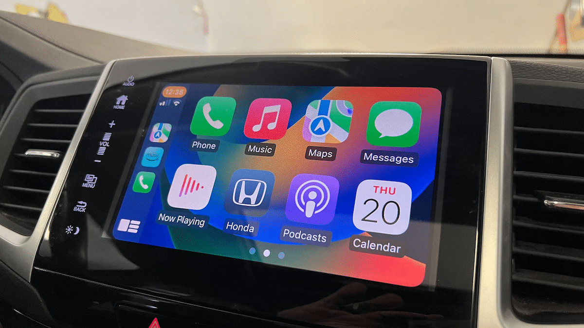 Android Auto vs CarPlay, kas ir labāks?