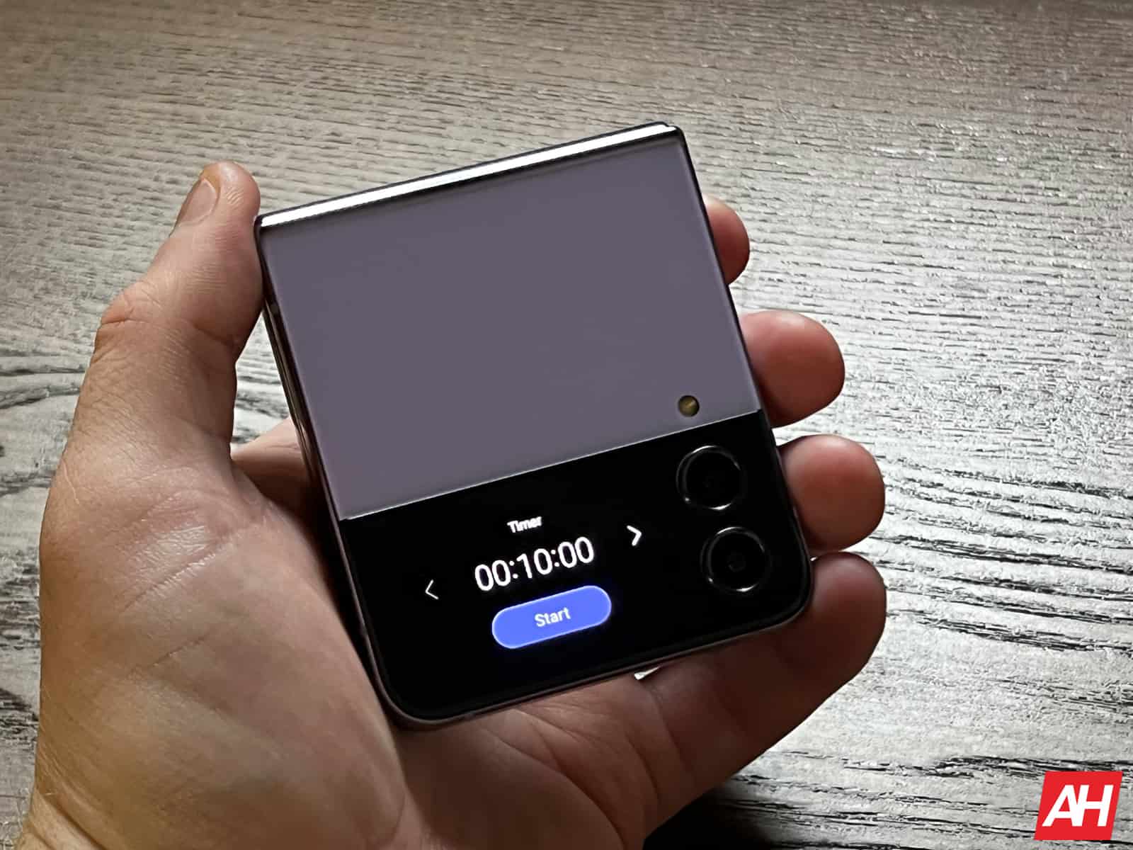 Galaxy Z Fold 4, Flip 4 un Tab S9 saņem februāra atjauninājumu ASV