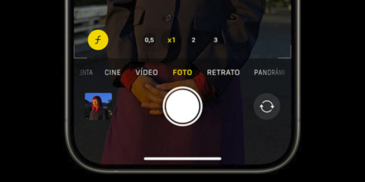 iPhone 15 Pro ar x3 telefoto objektīvu