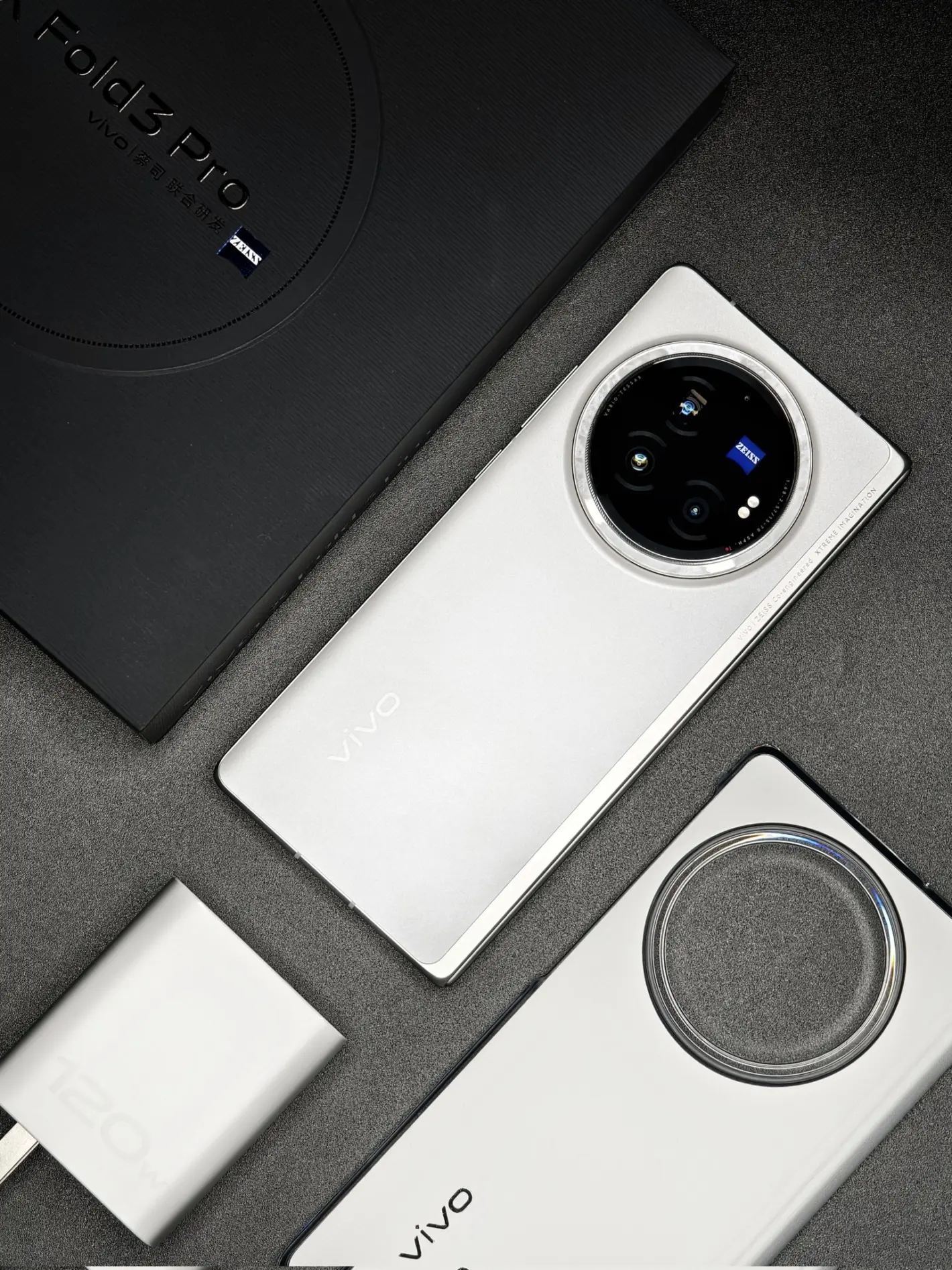 Vivo X Fold 3 attēla noplūde 24