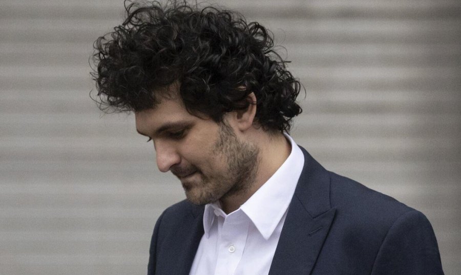 Semam Bankmanam-Frīdam šodien tiks piespriests sods par 8 miljardu ASV dolāru FTX krāpšanu;  draud 110 gadu cietumsods