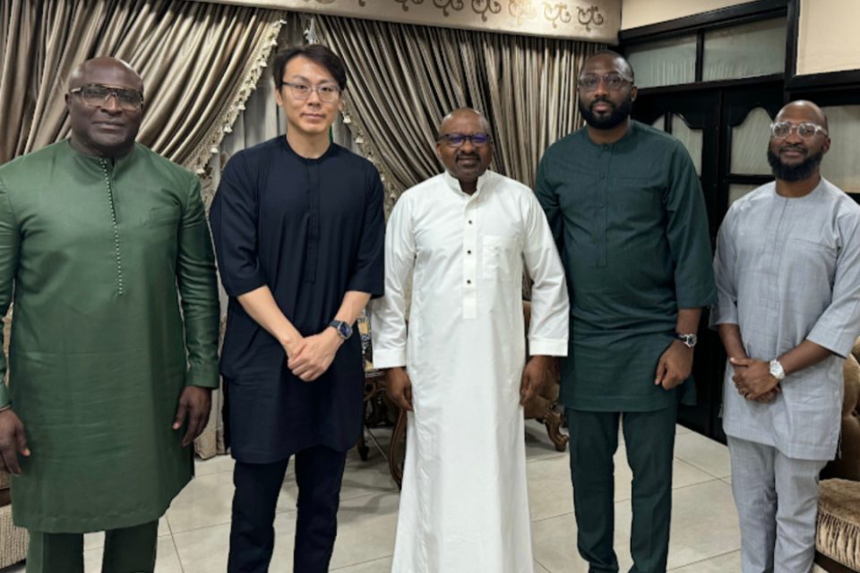 Gluwa pēta finanšu programmu plānus Sjerraleonē;  Pieklājīgi apmeklē viceprezidentu Mohamedu Juldeh Jalloh