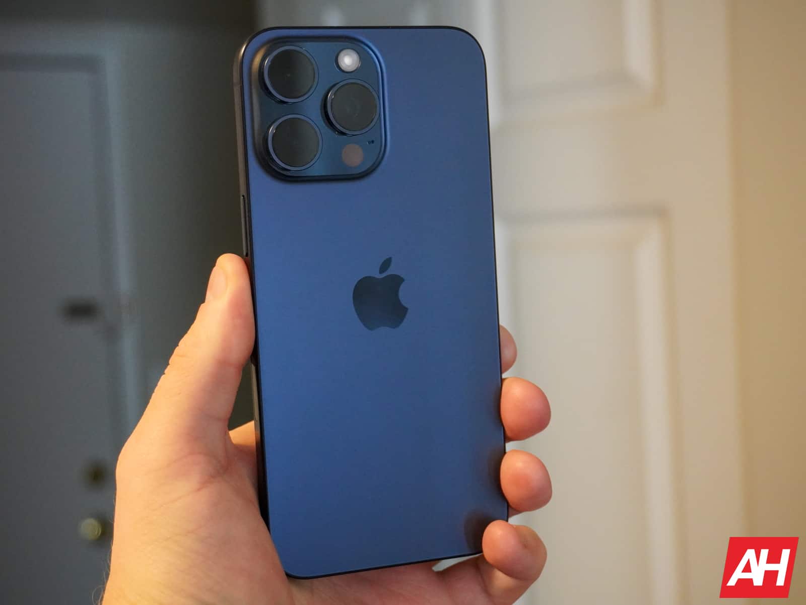 Featured image for Best iPhone 15 Pro Deals for April 2024