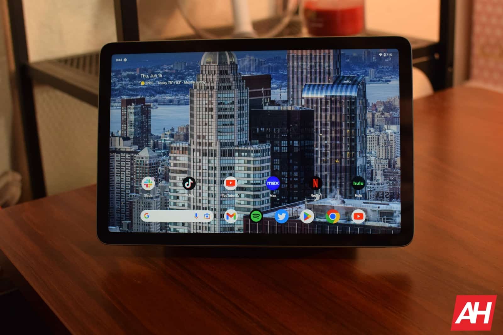 Pixel Tablet virsmas bez dokstacijas ar cenu un piederumiem