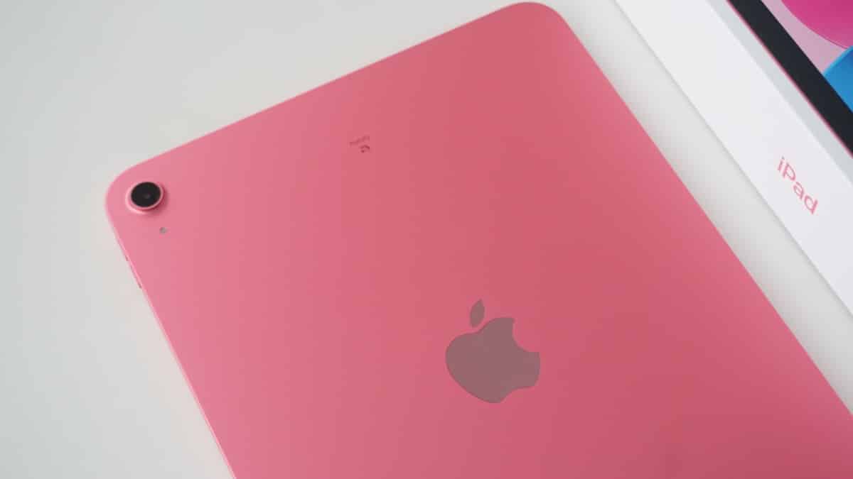 iPad 2022 rozā gravējums