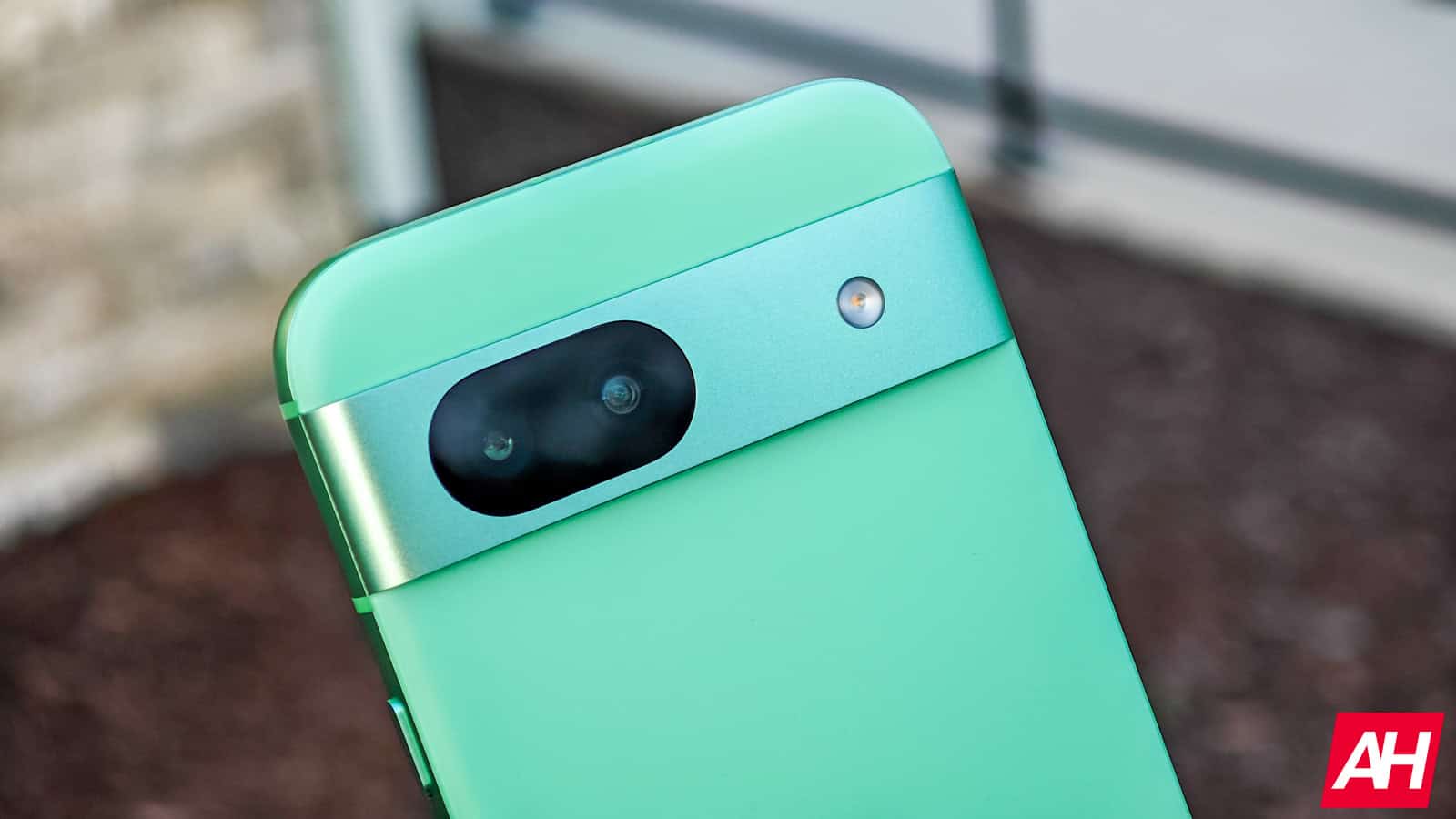 Google Pixel 8a apskats AM AH 25