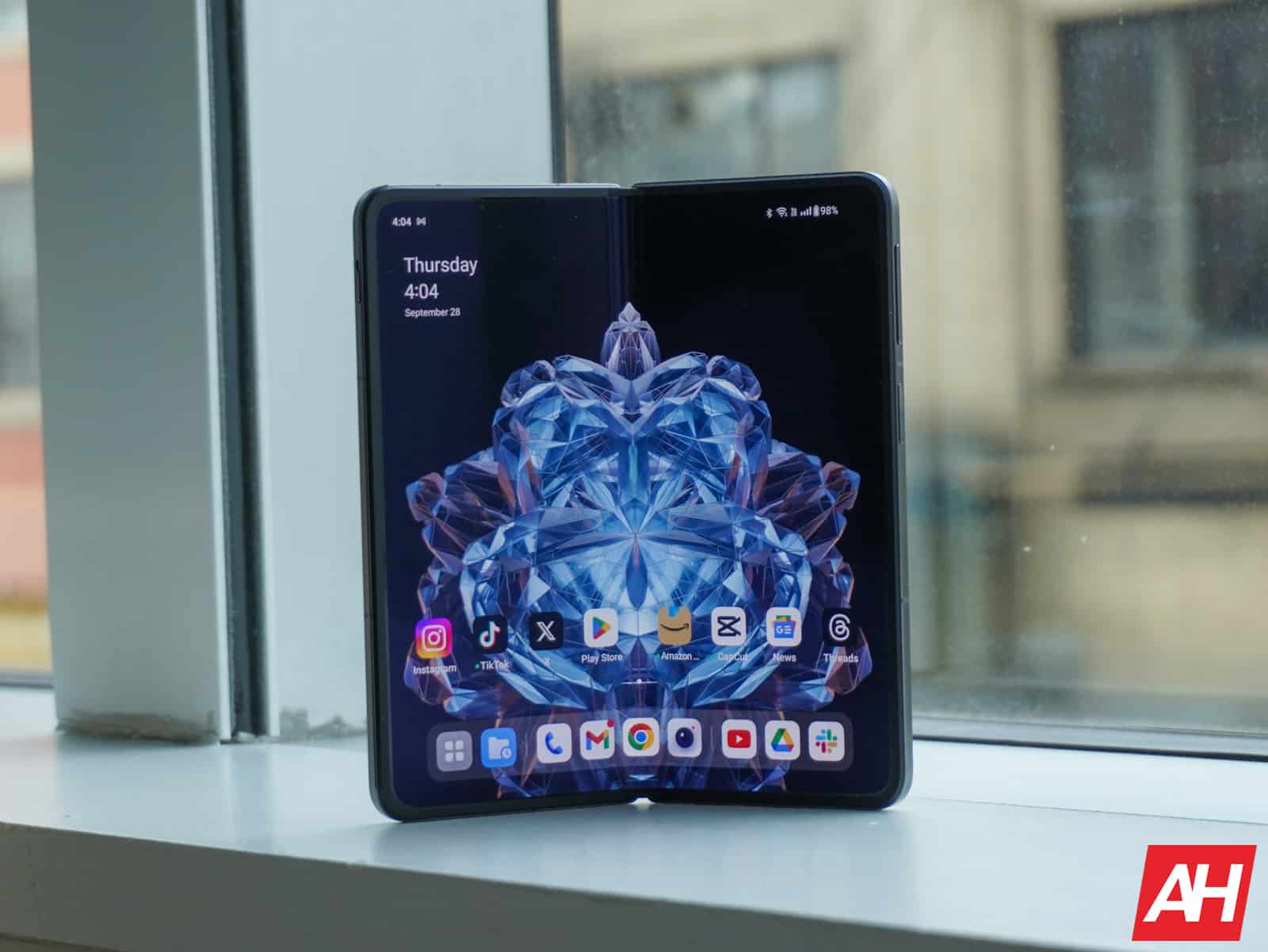 Featured image for OnePlus Open 2’s launch gets delayed till 2025