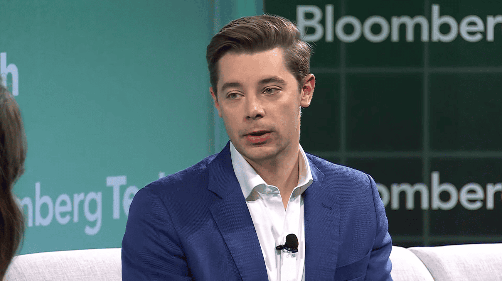 OpenAI COO atteicās atbildēt, vai Sora ir apmācīta par YouTube videoklipiem