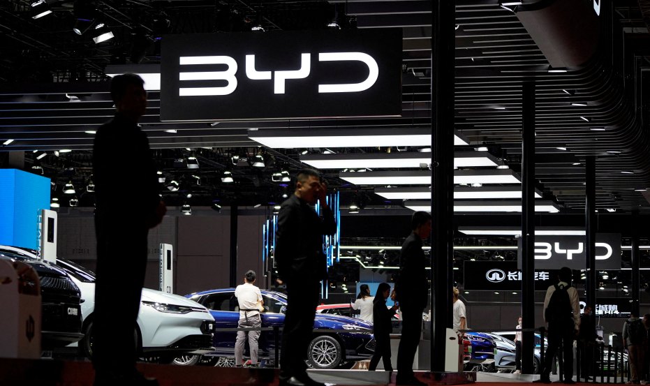 BYD iepazīstina ar jaunu hibrīdu, kas var bez apstāšanās nobraukt vairāk nekā 2000 kilometrus bez uzlādēšanas vai degvielas uzpildes