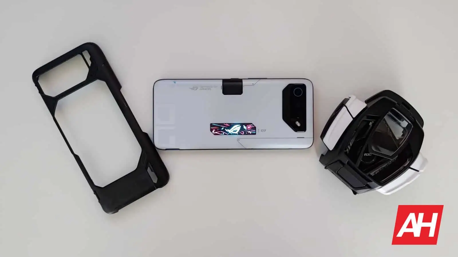 AH ASUS ROG Phone 7 Ultimate Review 11