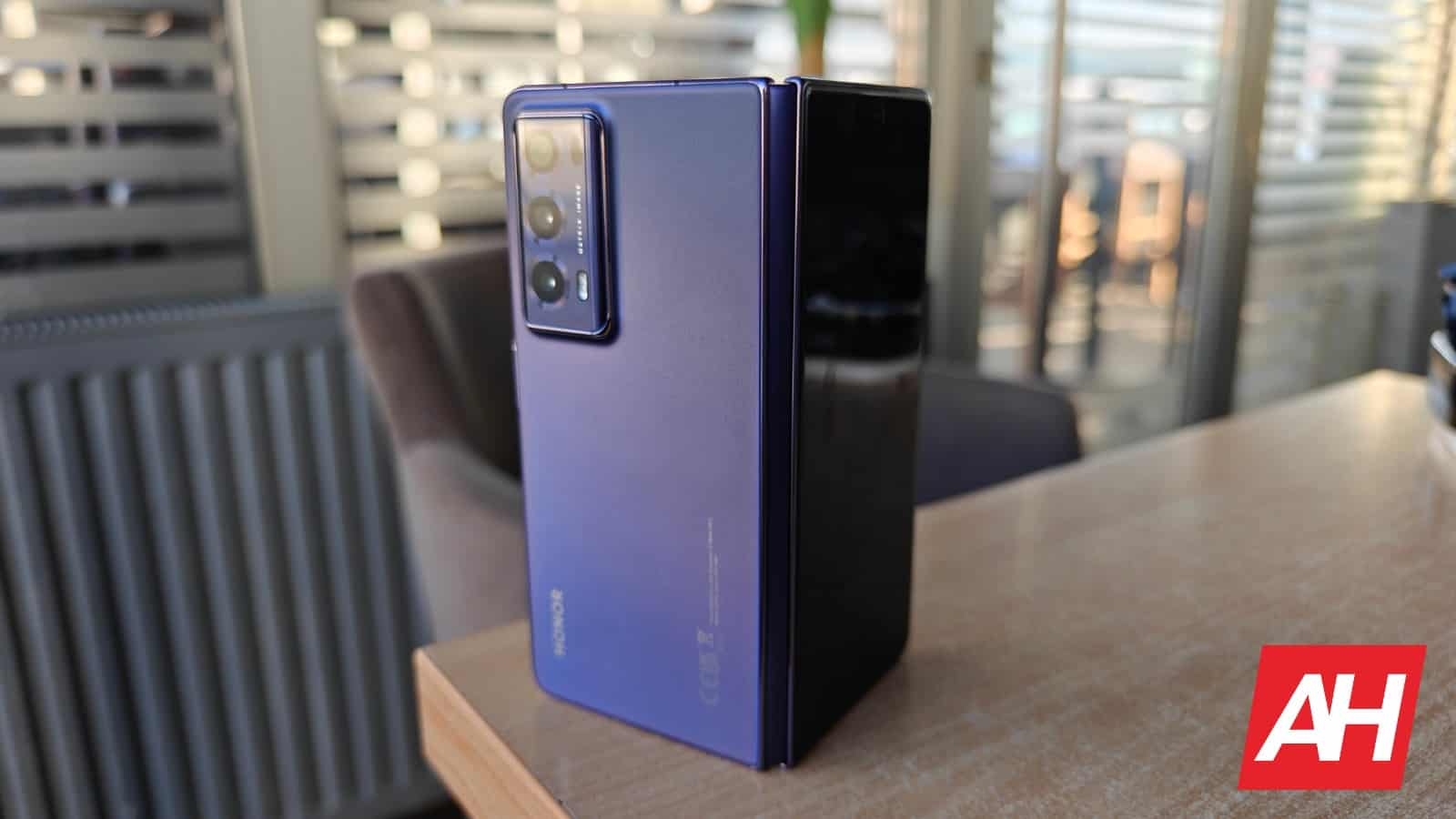 Featured image for HONOR Magic V3 info appeared and it looks promising