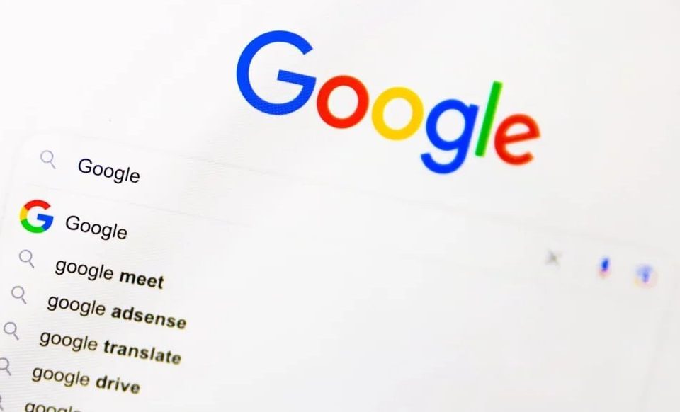 Google pārtrauc nepārtrauktu meklēšanas rezultātu ritināšanu;  atgriežas pie klasiskajiem uz lapām balstītiem rezultātiem