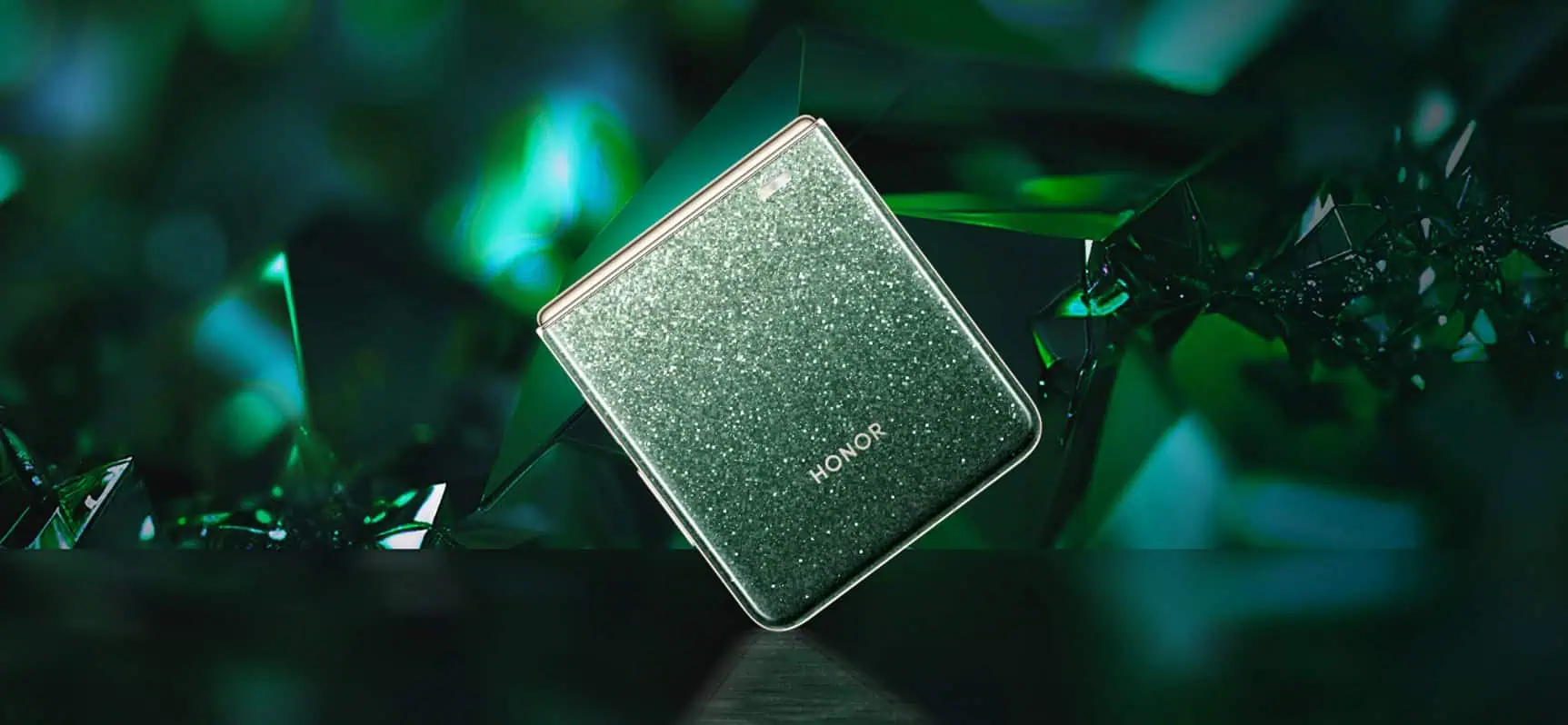 HONOR Magic V Flip Special Edition Jimmy Choo oficiālais attēls 1