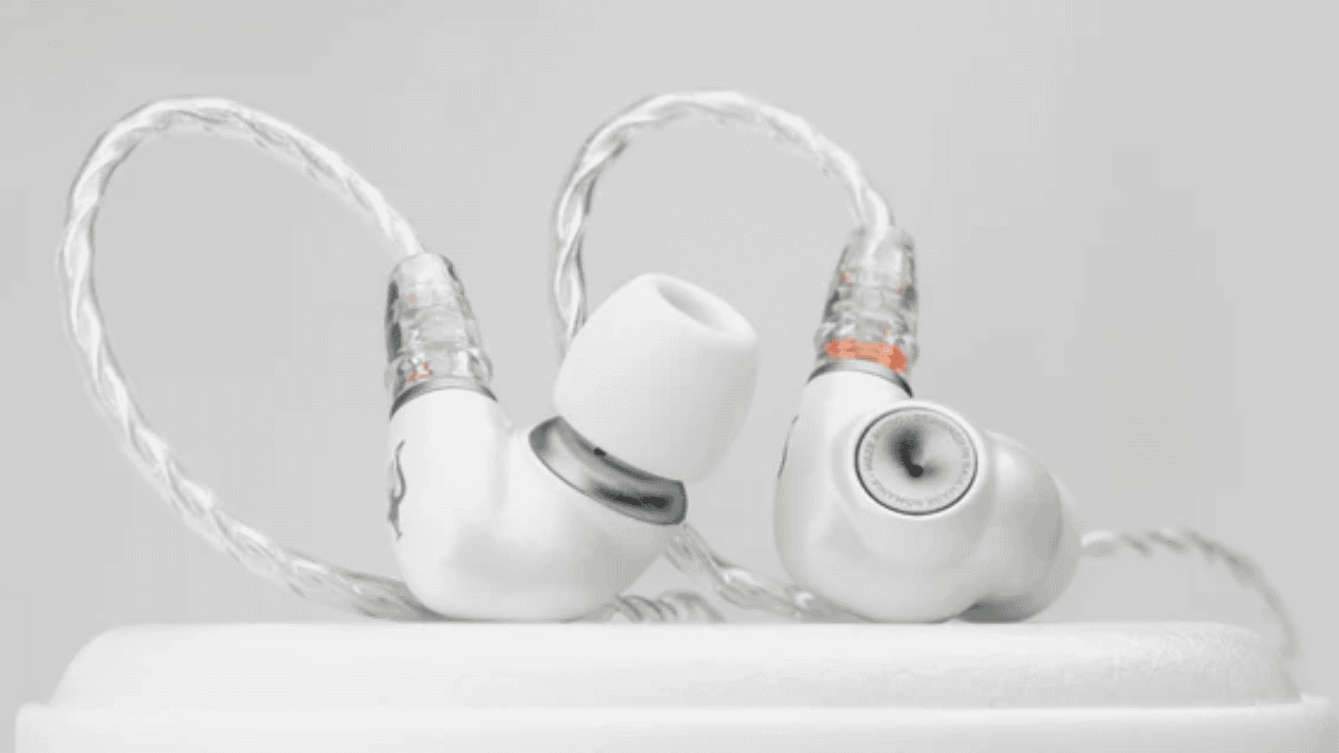 MEZE AUDIO ALBA sniedz tik daudz lieliskuma par tik mazu naudu