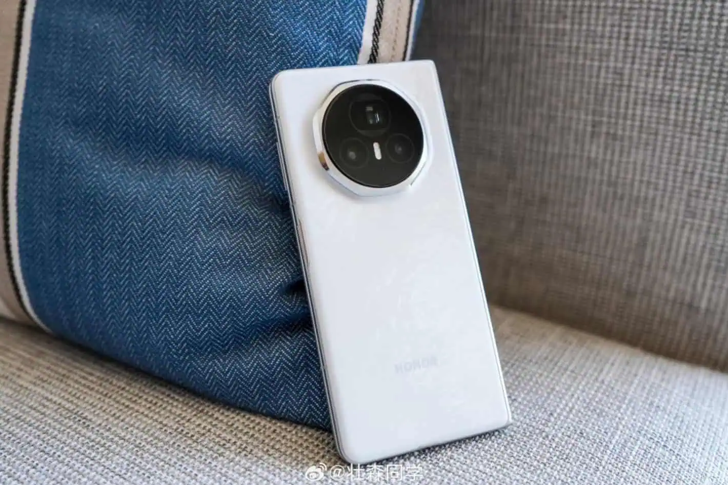 Honor Magic v3 attēlu noplūde 6