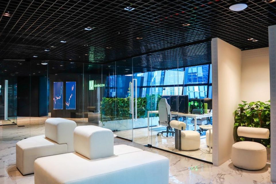 Vietne Ufunded.com atklāj augsto tehnoloģiju galveno mītni Dubaijas ikoniskajā Opus tornī