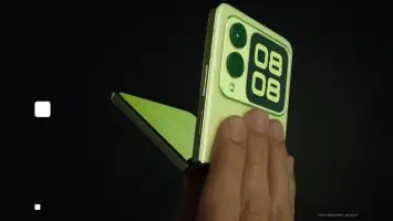 Huawei Nova Flip reklāmas 1. attēls