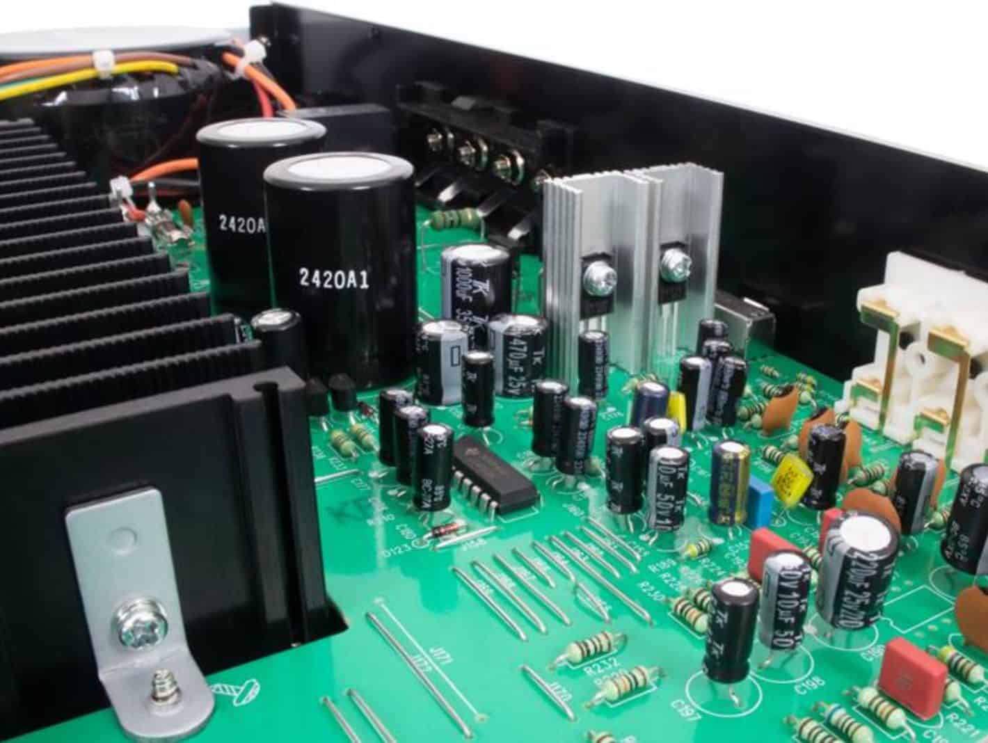 Rotel A8 integrētais pastiprinātājs (9)