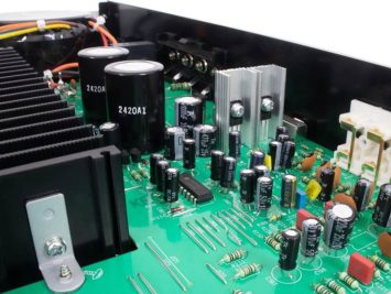 Rotel A8 integrētais pastiprinātājs (9)