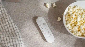 Google TV straumētājs (2)