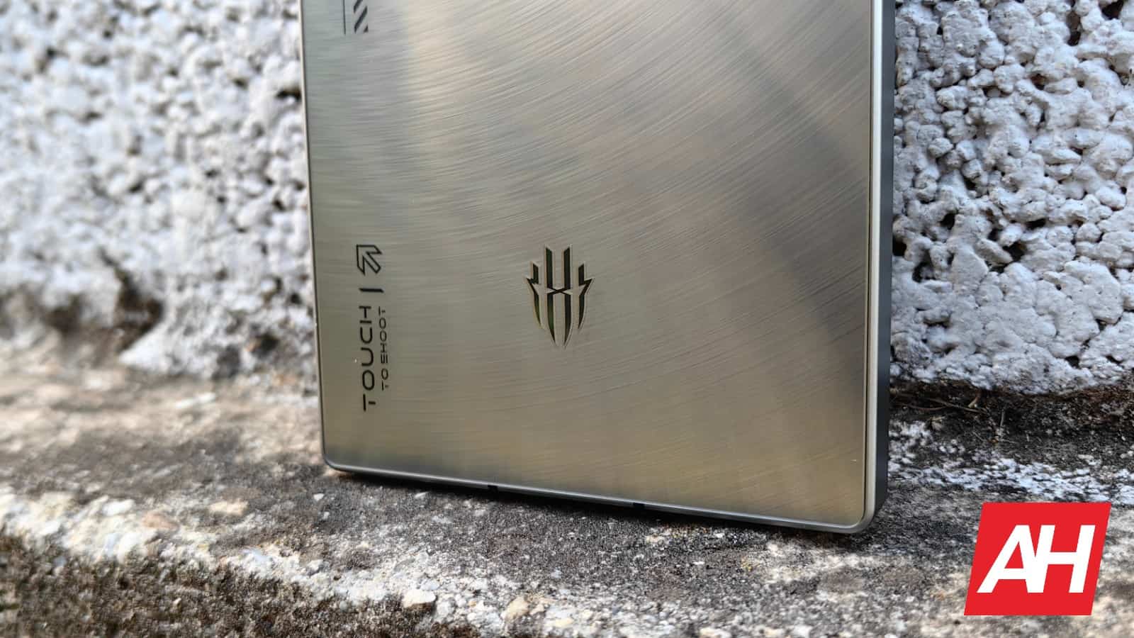 Featured image for REDMAGIC Gaming Pad benchmarks hint at 3.4GHz peak clock speed