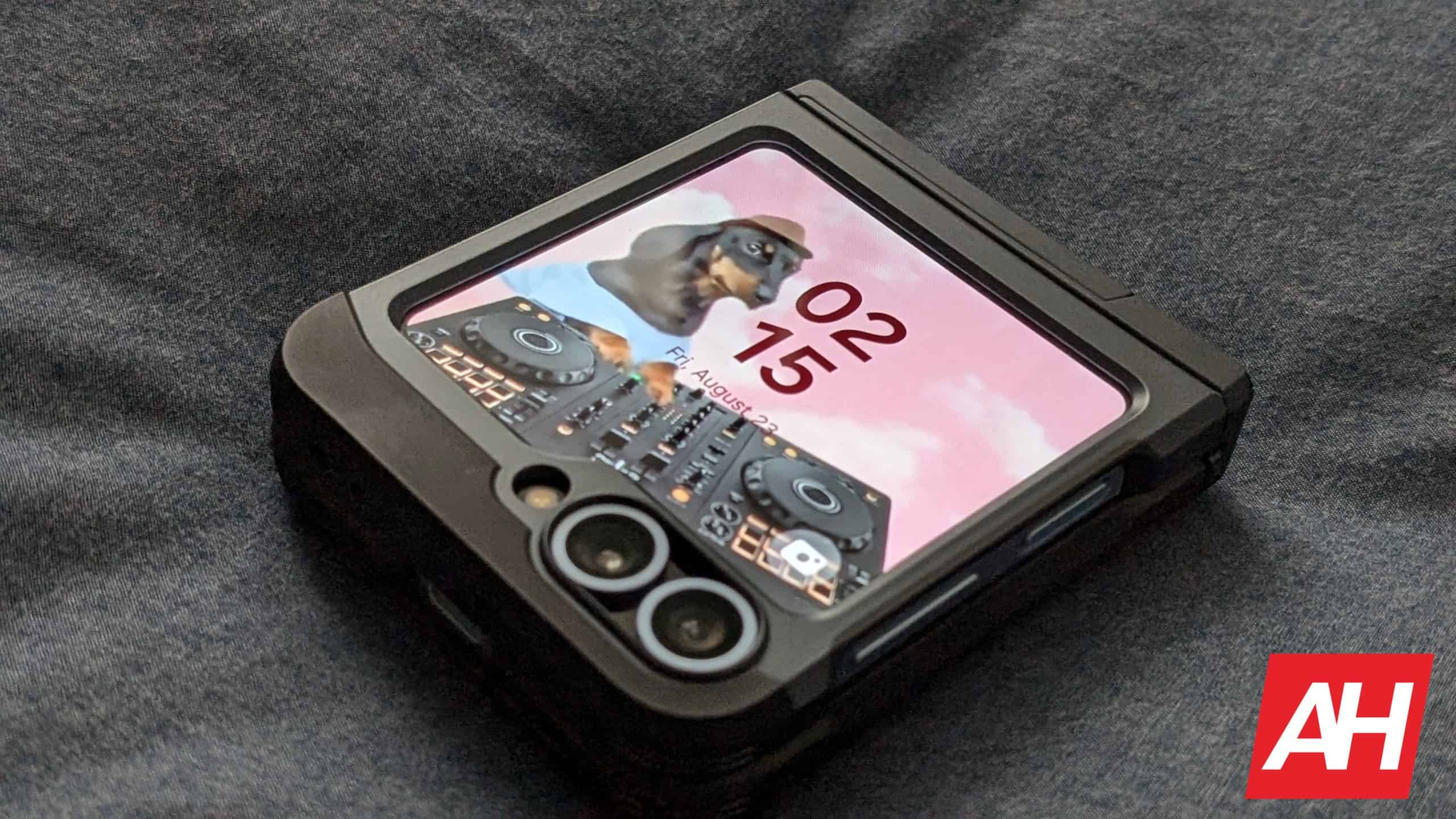 Kā nomainīt Galaxy Z Flip 6 vāka ekrāna fonu