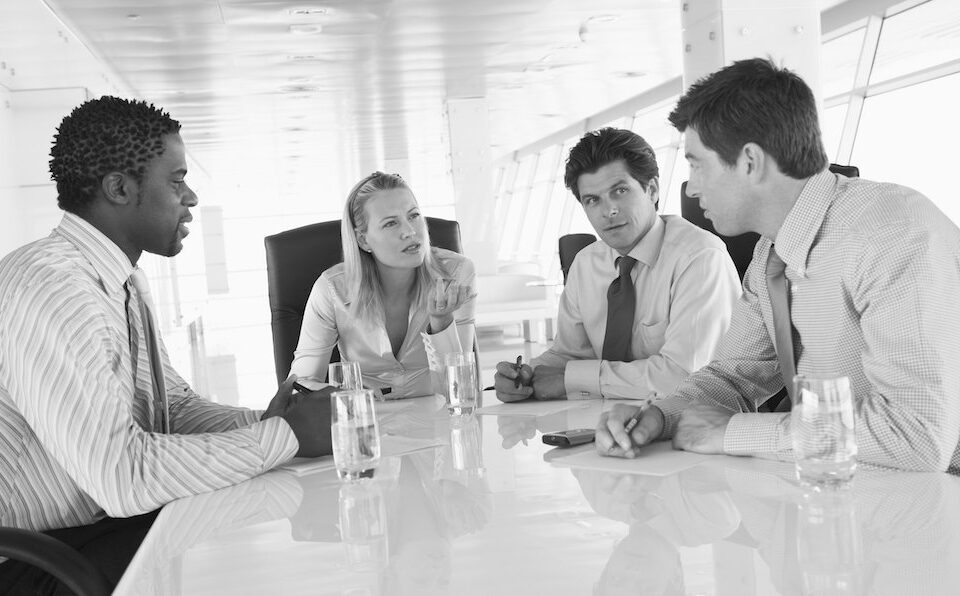 5 padomi, kā izdzīvot un uzplaukt vidē, kurā dominē vīrieši