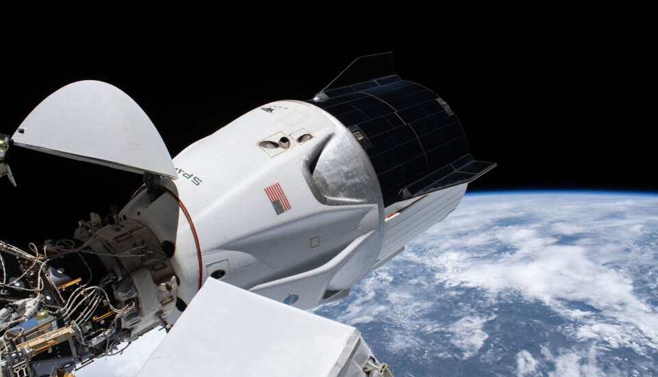 NASA aizstāj Boeing Starliner ar SpaceX Crew Dragon divām apkalpes rotācijas misijām uz SKS 2025.