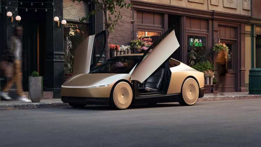 Tesla nākamgad uzsāks maksas robotaxis pakalpojumu