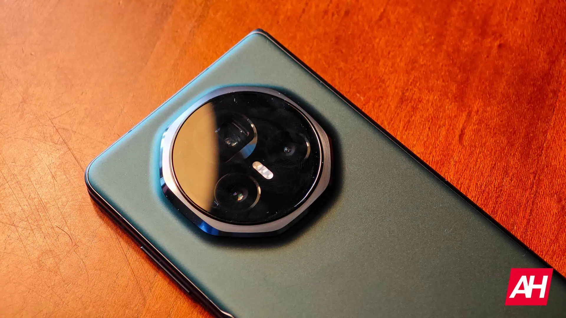 Honor Magic v3 2 AH 11