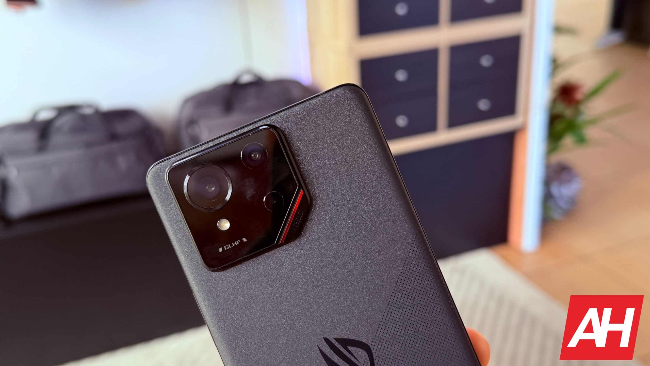 ASUS ROG Phone 9 Pro dizains parādīts oficiālā izskata attēlos