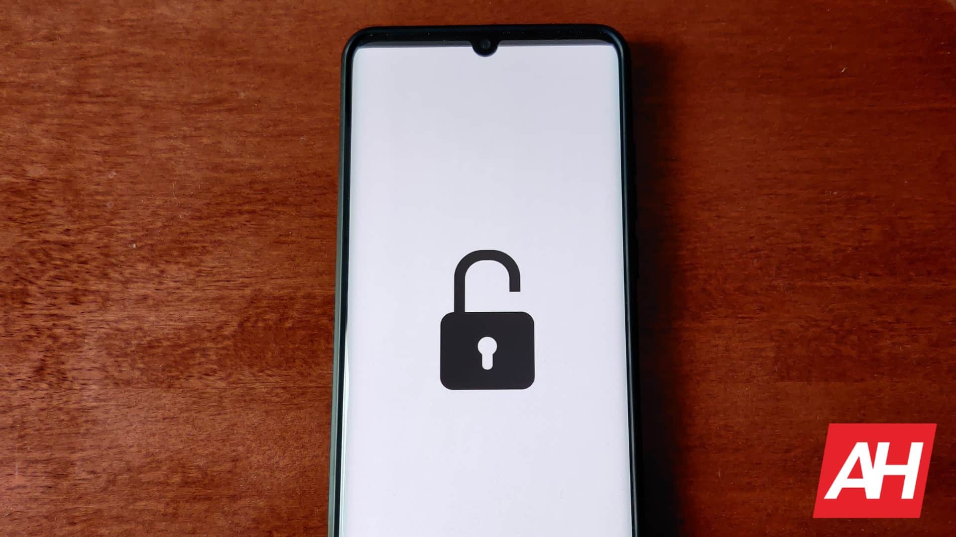 FCC mudināja pievērsties mobilo sakaru operatoru ierobežojošajām politikām attiecībā uz viedtālruņu atbloķēšanu