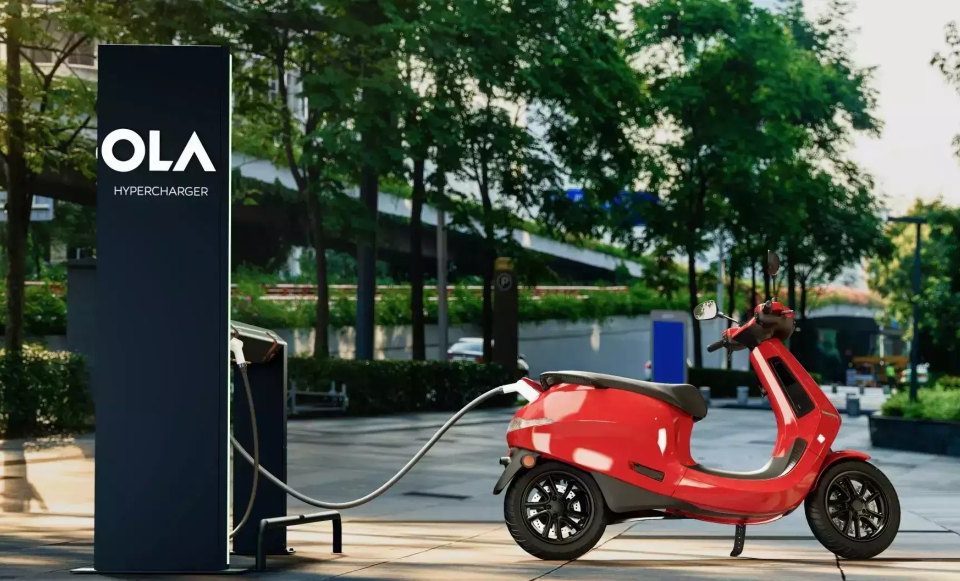 Indijas elektrisko skrejriteņu jaunuzņēmums OLA Electric atlaidīs 500 darbiniekus tikai 3 mēnešus pēc IPO