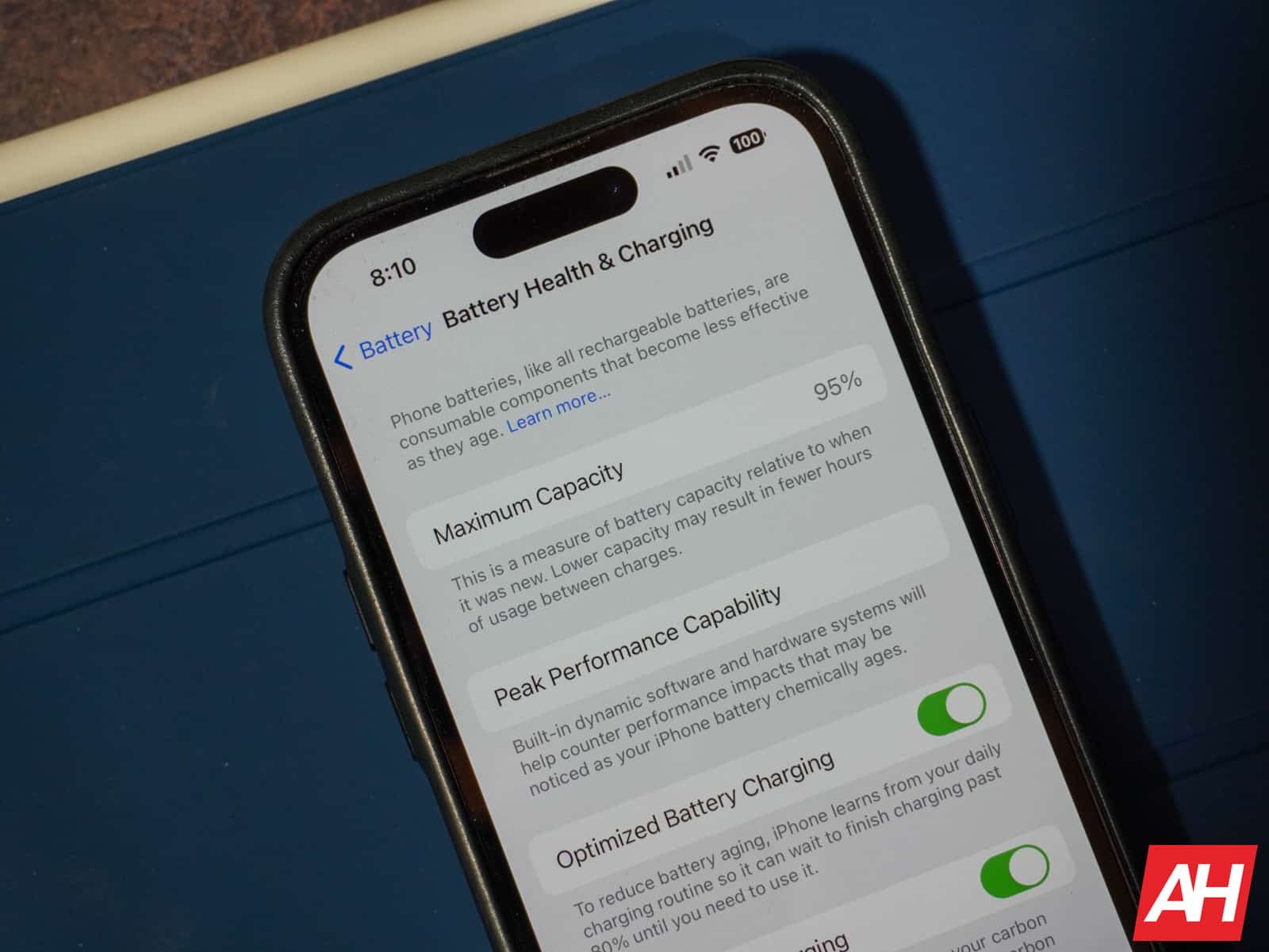 iOS 18.2 atjauninājums iPhone tālrunim var palielināt atlikušo uzlādes laiku