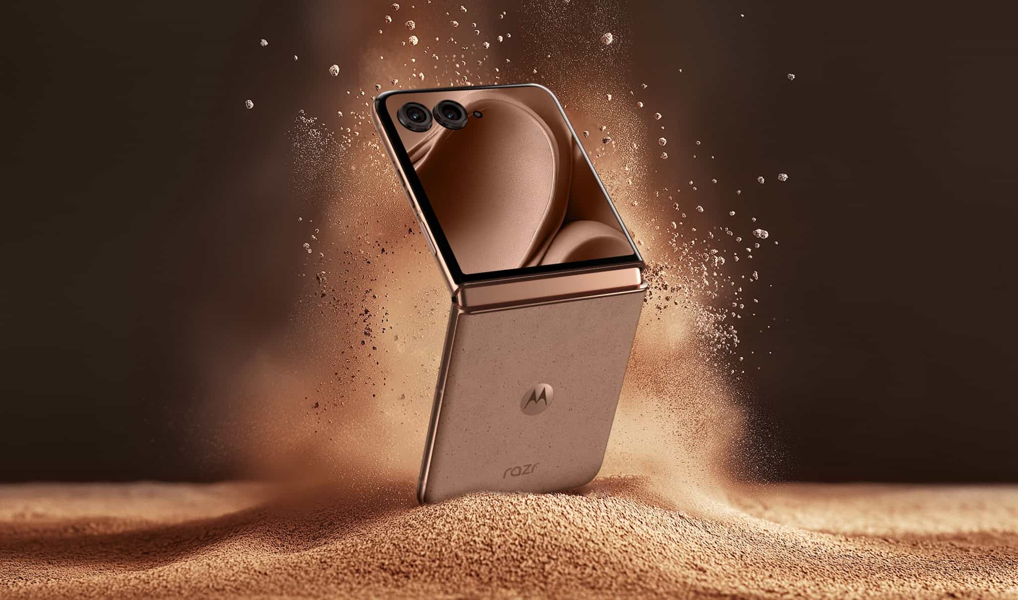 Motorola un Pantone laiž klajā Razr 50 Ultra Mocha Mousse krāsā