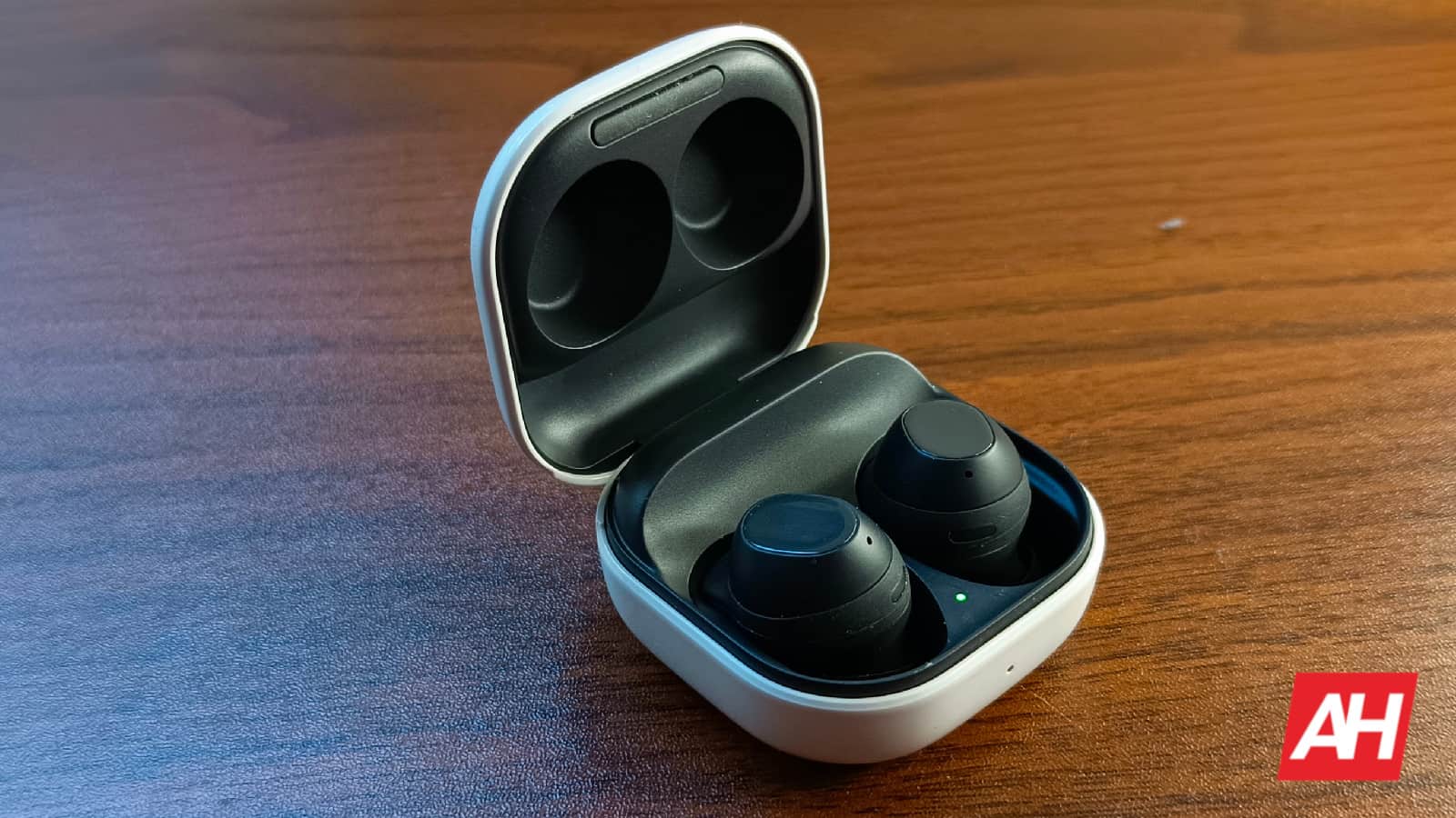 AH Real Deal: Samsung Galaxy Buds FE ir atlaide līdz 59 USD