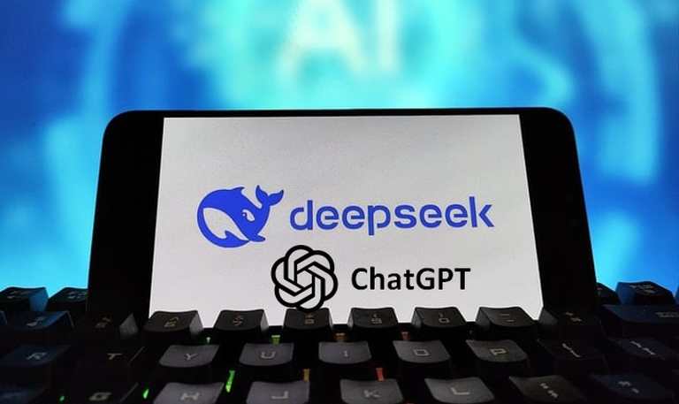 DeepSeek pārspēj ChatGPT pakalpojumā App Store, jo Ķīnas AI starta uzņēmums raida triecienviļņus caur tehnoloģiju akcijām