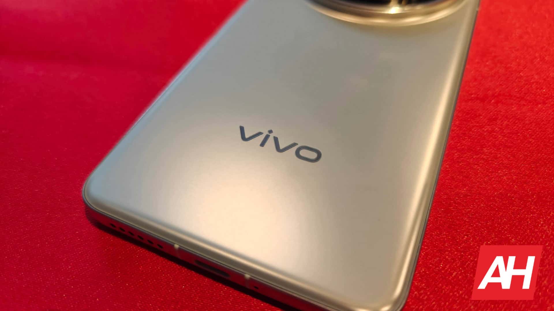Vivo x200 ultra, kas nāk aprīlī ar citu viedtālruni