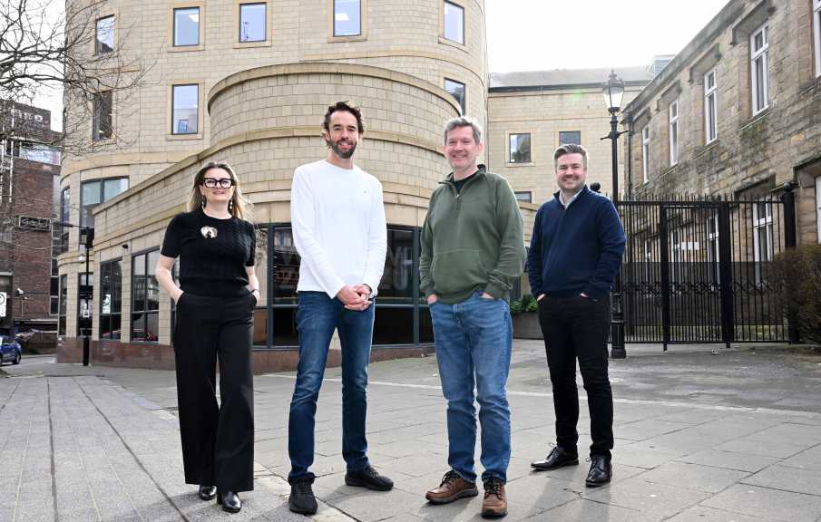 Apvienotajā Karalistē bāzēta drošības tehnoloģiju starta paziņojums piesaista 1,5 miljonus sterliņu mārciņu, lai uzlabotu darba drošību ar AI