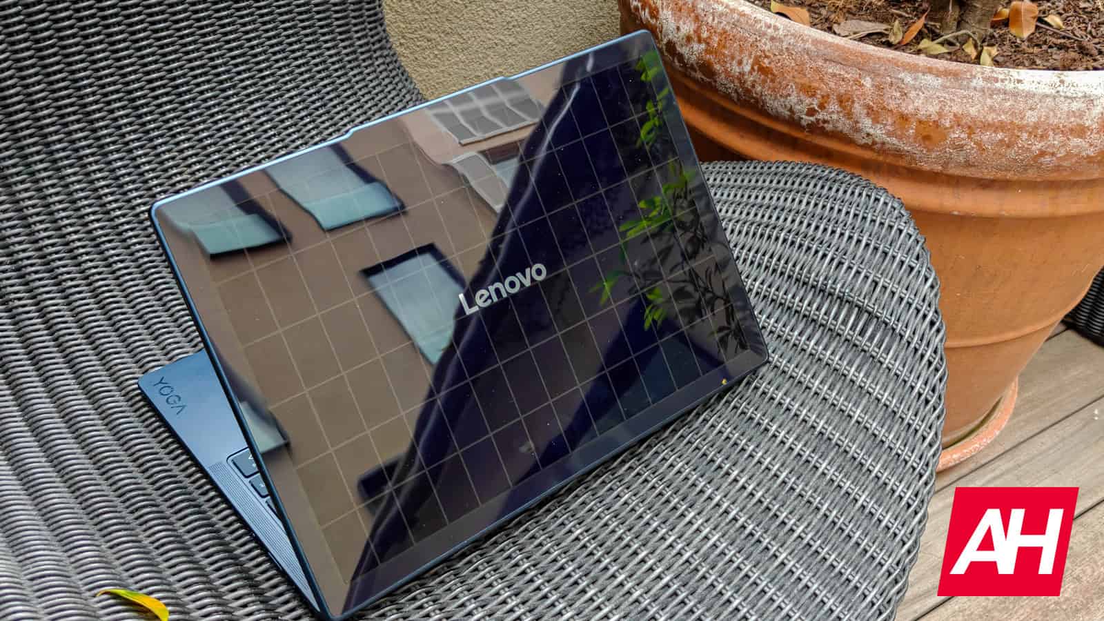 Lenovo saules datora koncepcija izmanto Saules spēku, lai uzlādētu