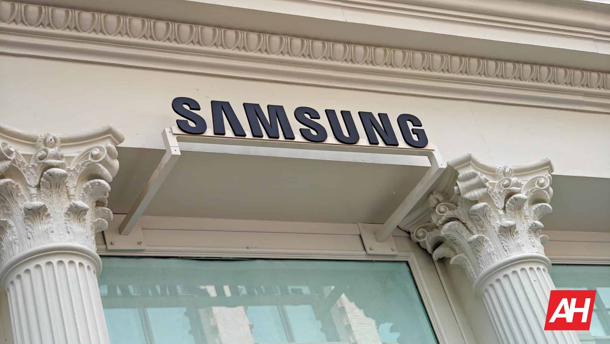 Samsung varētu vēlēties tuvināties Trumpam ASV