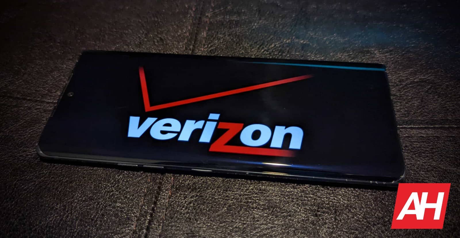 Verizon piespiež ikmēneša maksājumus tālruņu pirkšanai