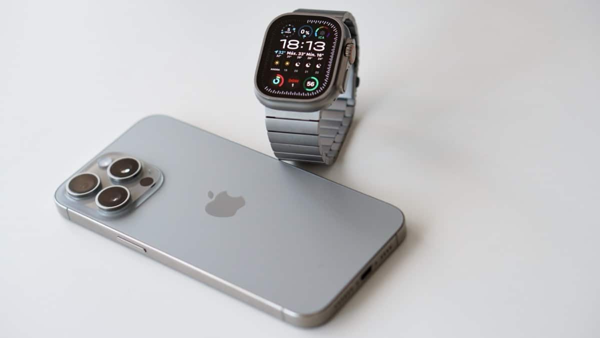 iPhone 15 Pro Max Titanio ar Apple Watch Ultra