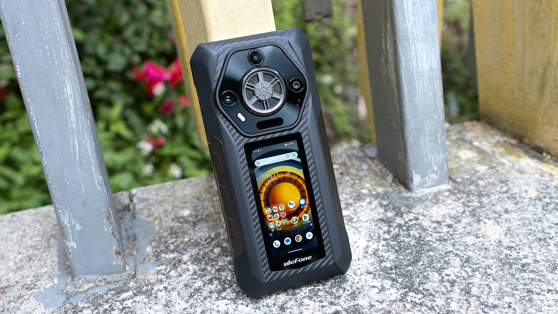 UleFone parāda Armour 30 Pro aizmugurējā displeja lietošanas gadījumus: video