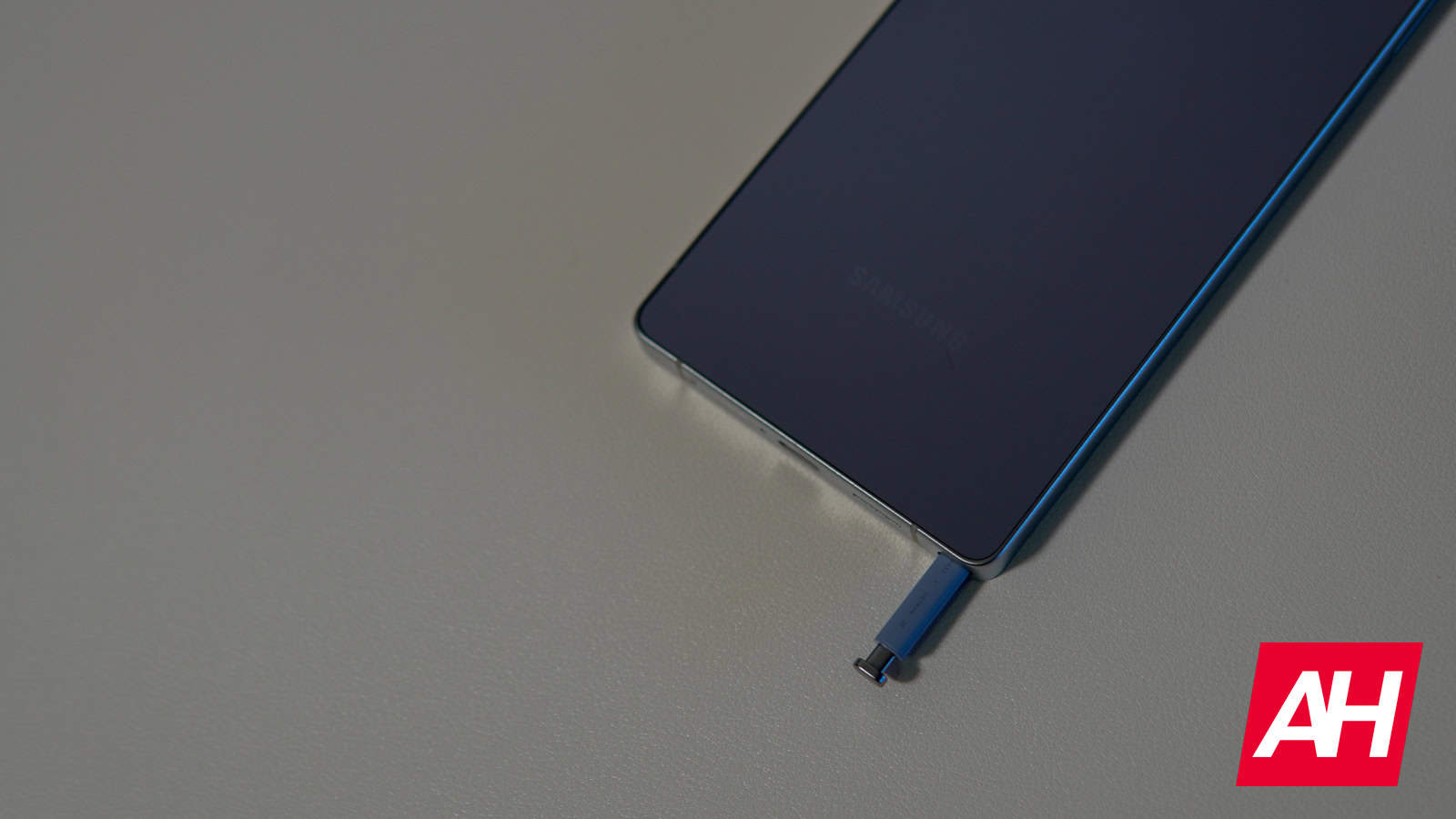 Nākotnes Samsung Galaxy S Ultra tālruņi varētu palaist garām S pildspalvu