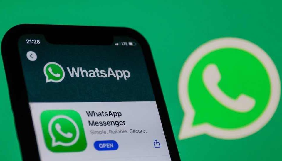 Vai WhatsApp kļūst par kara ieroci?